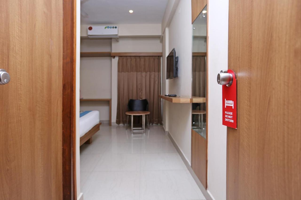 Oyo 6447 Samasth Rooms And Suites Mysore Buitenkant foto