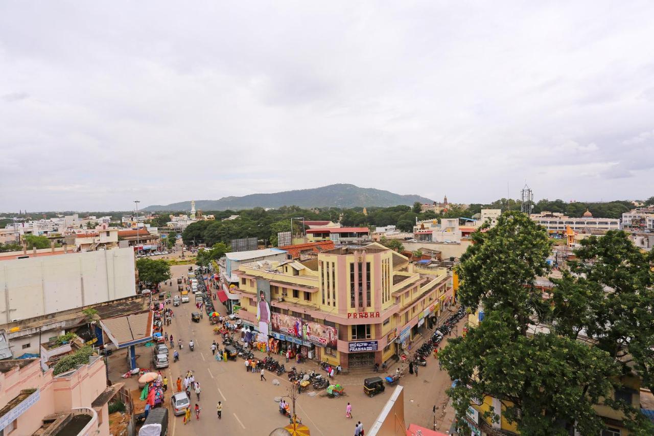 Oyo 6447 Samasth Rooms And Suites Mysore Buitenkant foto